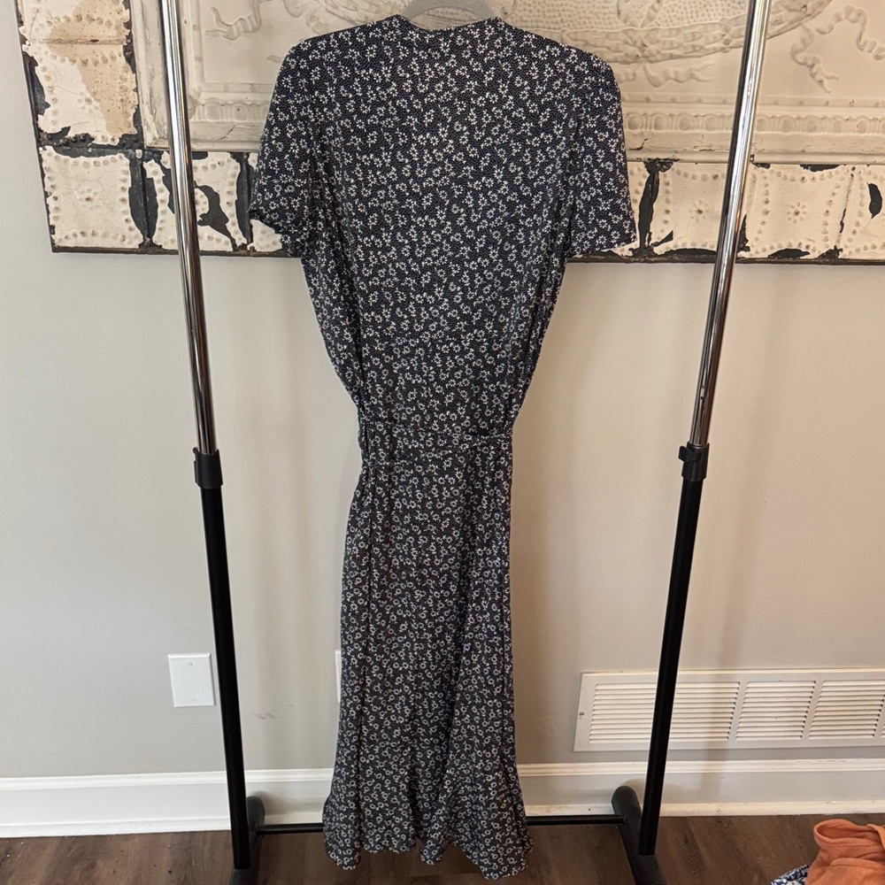 Elegant Navy Floral Maxi Dress - Picture 3 of 3